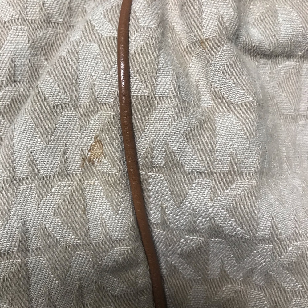 Michael Kors Large Marina Drawstring Shoulder Bag - image 4